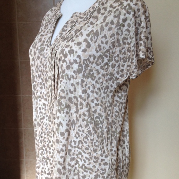 NWOT Lucky brand top- - Picture 3 of 3